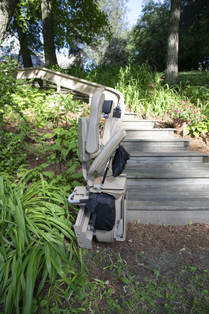 Bruno Elite Curve Outdoor Stairlift CRE-2110E